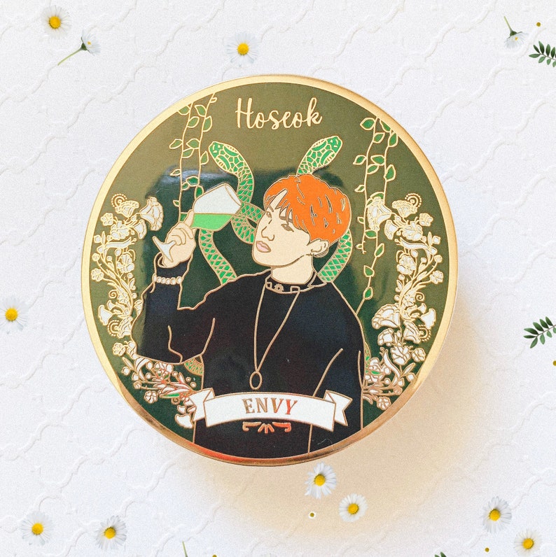 Pin bts fesyen keras enamel lencana kerongsang lapel bergemerlapan buat sendiri pin tersuai china logo logam tiada pin minimum dengan kad belakang loyang